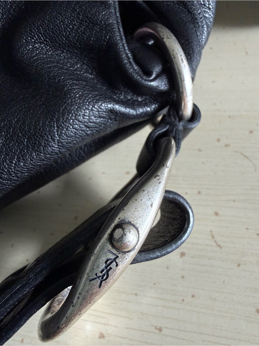 Yves Saint Laurent Black Gathered Leather Shoulder Bag - Picture 4 of 16